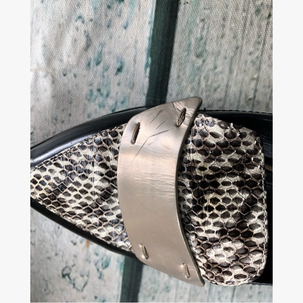 Nicholas Kirkwood 38 black loafer flats snake print leather pointed toe Womens - Picture 8 of 13